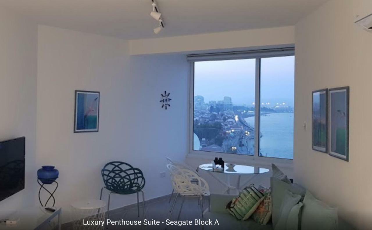 Beachfront Skyline Retreat 1Br Pool Central Larnaca Bagian luar foto